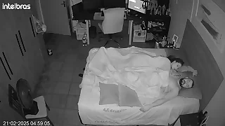 Eles fingem esquecer a câmera como loucos picayune quarto