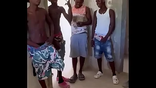 GANGBANG EN UNA CASA EN CONSTRUCION Restudy MUCHA LECHE SOLO PARA MI