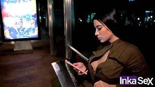 Ambar Pradax chica colombiana acepta dura follada a cambio de no irse en motor coach a su casa