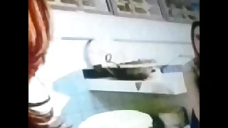 Gozando na TV para gostosona