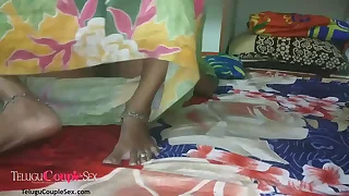 Tamil Shire Aunty Anent Green Nighty With Her Skinny Indian Husband Homemade Late Night Sex – Full Hindi Video