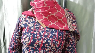 MUSLIM AUNTY NAZIA Aggravation Going to bed WITH NEIGHBOR HINDU BOYFRIEND