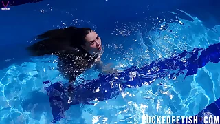 Underwater Jessica Bunny swimming synthesize