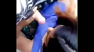 Le hago un oral en el parque