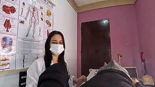 ereção inesperada na frente da enfermeira