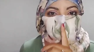 Arab Hijab Wed Masturabtes Humbly To Extreme Ascent Here Niqab REAL SQUIRT While Husband Away