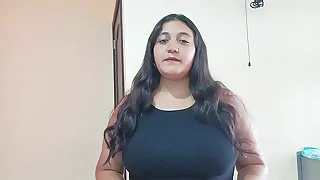 Chica es abandonada por su novio recibe ayuda y follada de un extraño