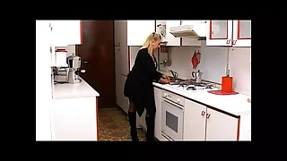 Una Famiglia di Troie  Episode 3