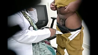 Indian lady Contaminate satisfying sexual desire with a hamper patient caught on hidden camera