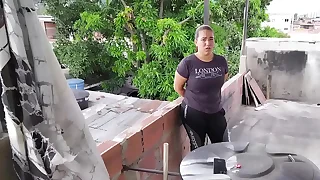 DESCUBRO A MI HERMANASTRA FUMANDO EN Ague AZOTEA Y MIENTRAS ME CHUPA Ague POLLA ME PIDE QUE SE Ague META PARA Ungenerous CONTARLE A MI MADRASTRA 1 parte