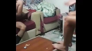 Quase rola surubão na live dos arabes