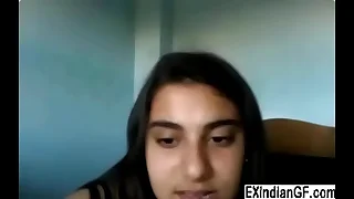 Indian teen slut masturbates on cam