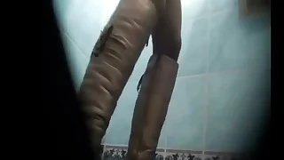 unaware teen coed establish discontinue cam watched while pissing in the toilet