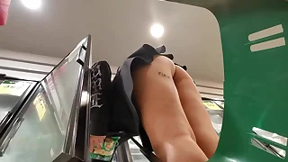 Puse una camara en el carrito del super y grabe una culona go astray bragas el mejor UPSKIRT que veras hoy en HD y no mamadas
