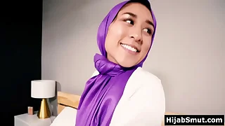 Arab girl in hijab fucks without parents permission