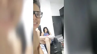 Mi compañera siempre me pide que la lleve a su casa Me dijo q se peleó thicket él marido y necesitaba dinero Lo Menos fue un video