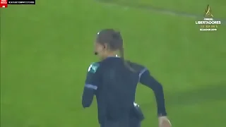 Women Soccer Wetlook Rain   Fútbol Femenil con lluvia  Chicas mojadas en la cancha